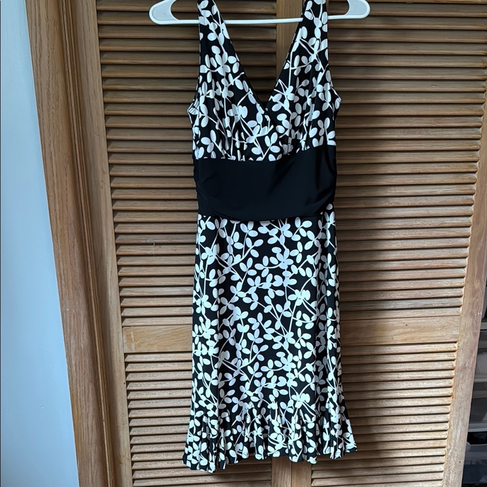 White House Black Market Black and White Sleeveless Midi Dress
